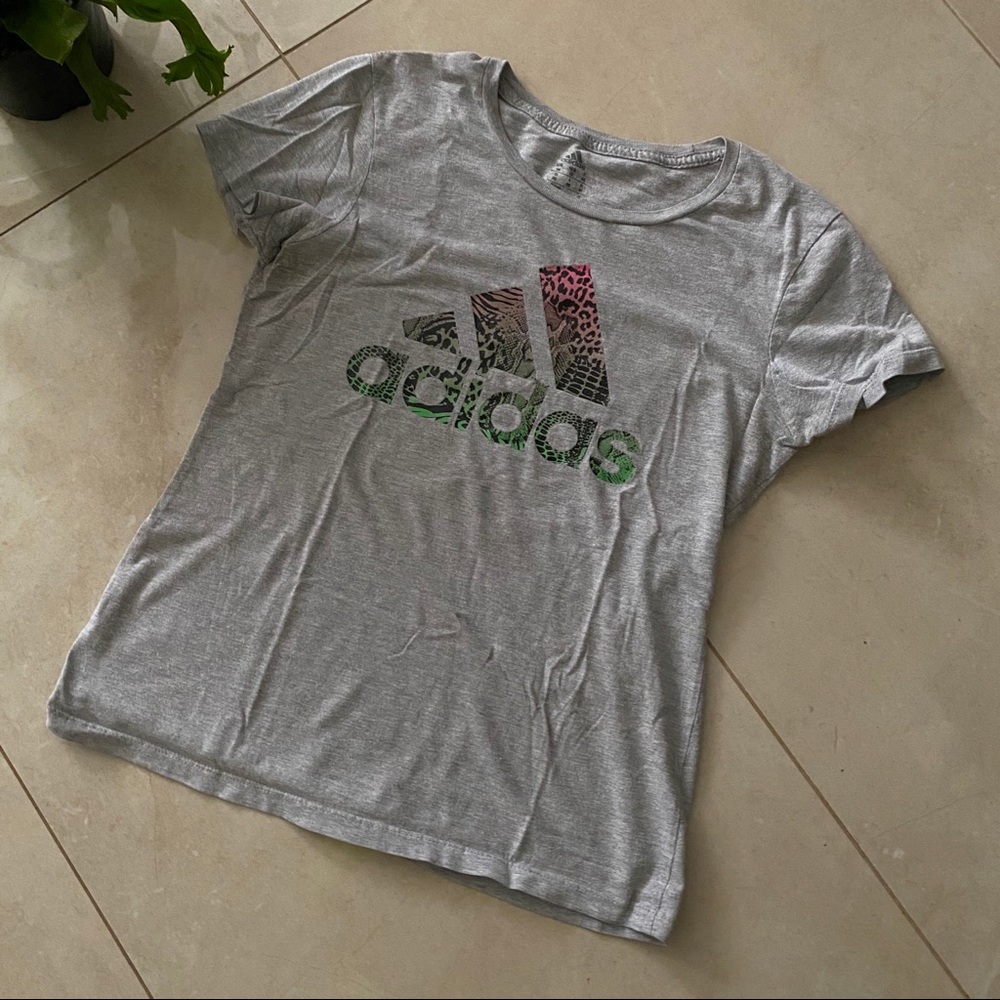 ❤️ 3/$20 Adidas T-shirt